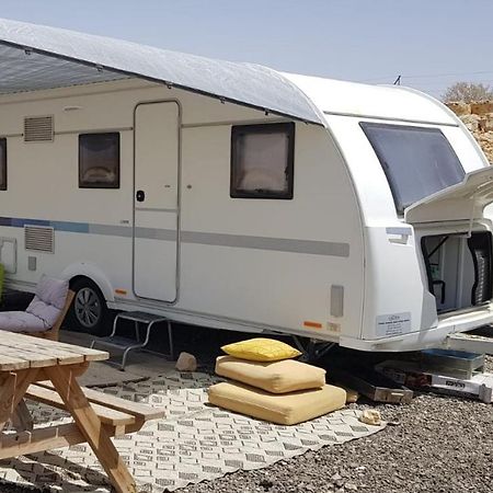 Itav Bateva Caravans - ייטב בטבע קרוואנים 米茨佩·拉蒙 外观 照片