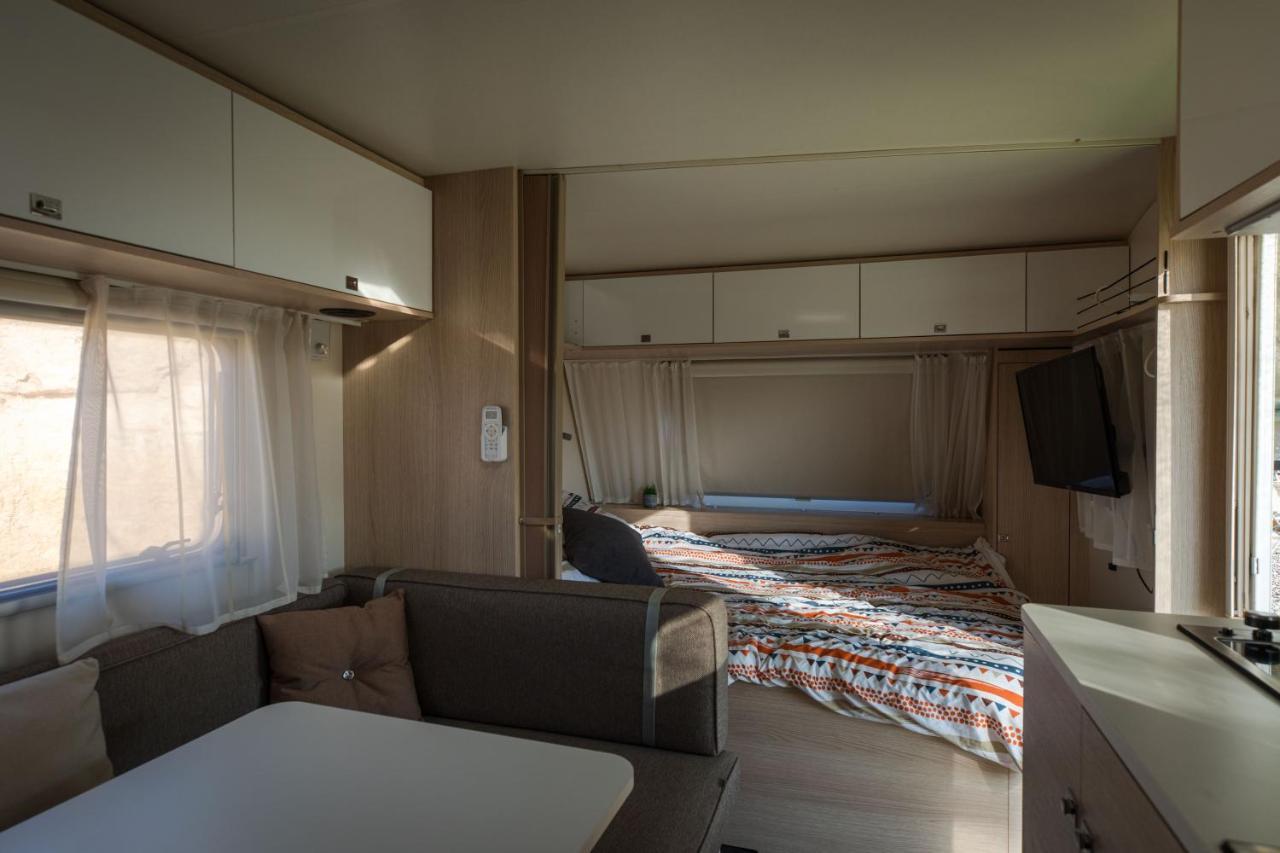 Itav Bateva Caravans - ייטב בטבע קרוואנים 米茨佩·拉蒙 外观 照片