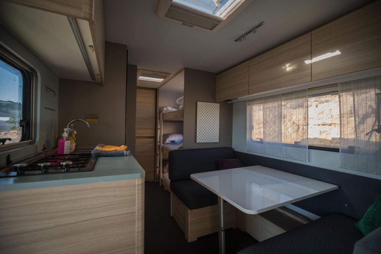 Itav Bateva Caravans - ייטב בטבע קרוואנים 米茨佩·拉蒙 外观 照片