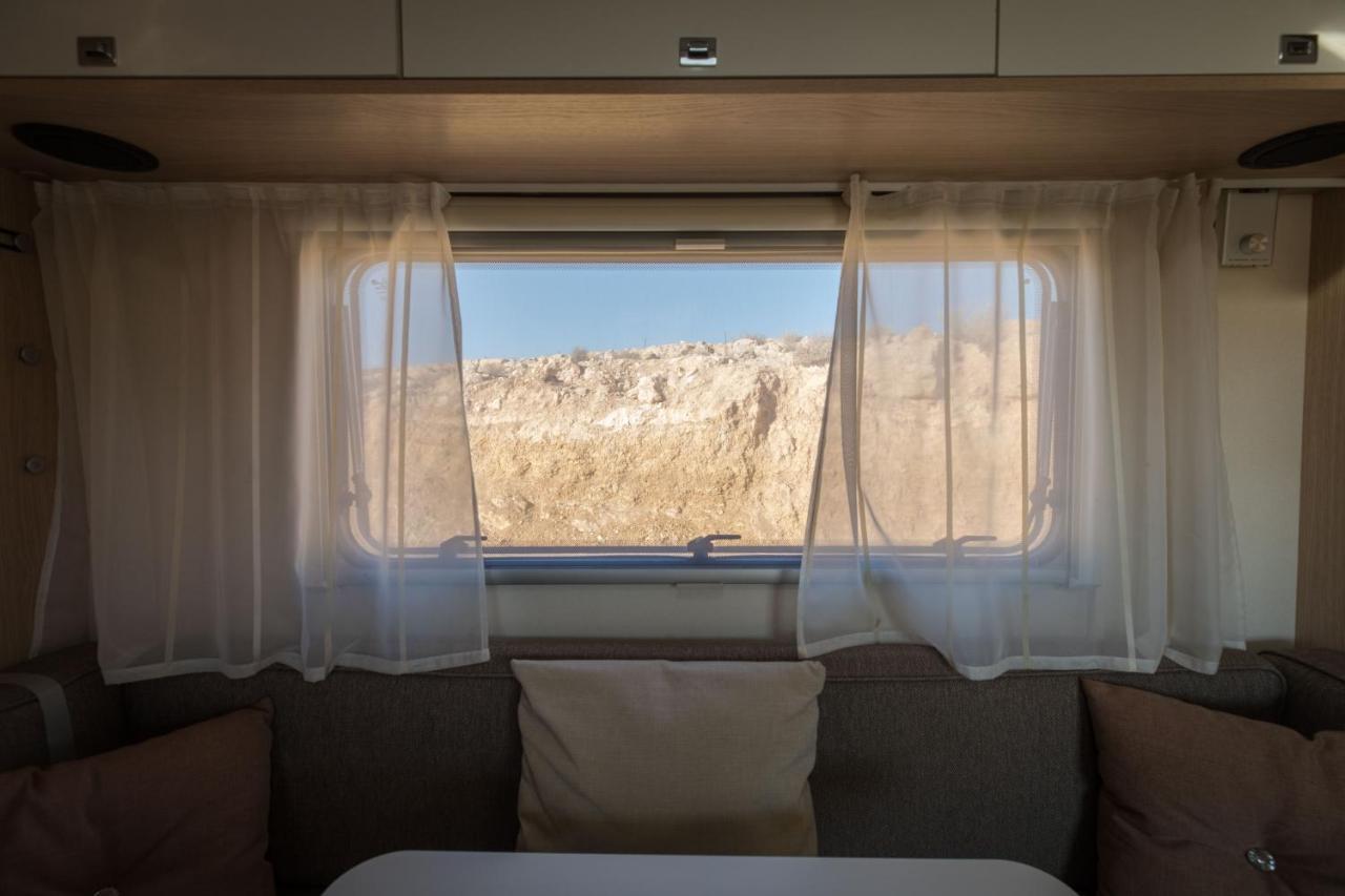 Itav Bateva Caravans - ייטב בטבע קרוואנים 米茨佩·拉蒙 外观 照片