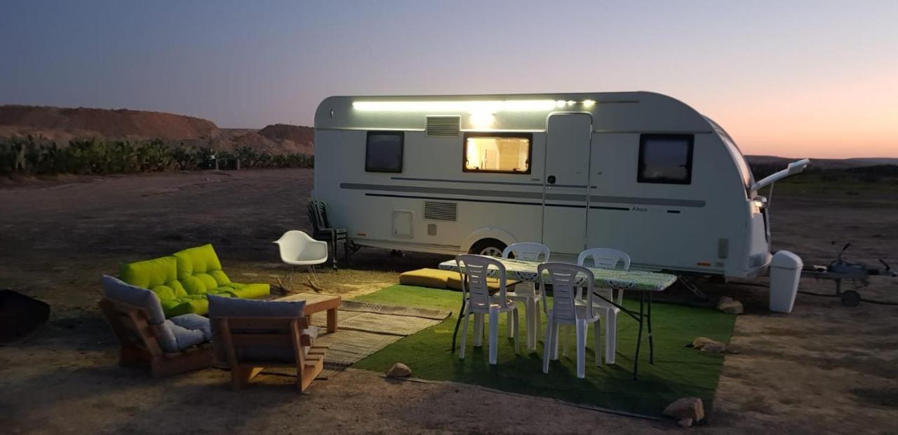 Itav Bateva Caravans - ייטב בטבע קרוואנים 米茨佩·拉蒙 外观 照片